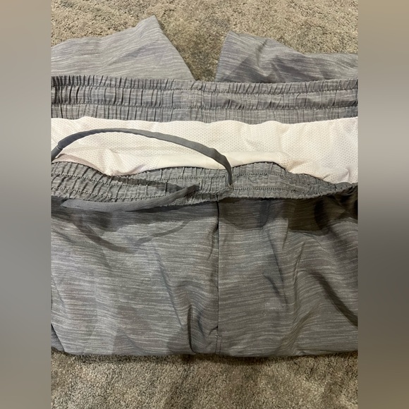 Lululemon Men’s Lined Short - Picture 7 of 12